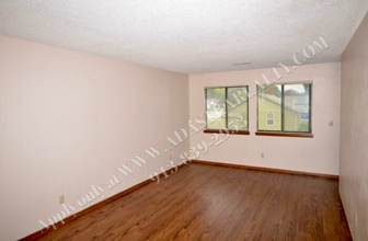 404 Sky Vue Dr in Raymore, MO - Building Photo - Building Photo