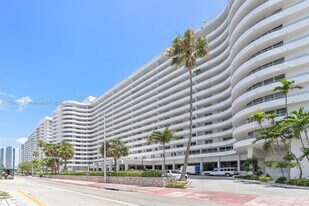 5555 Collins Ave in Miami, FL - Building Photo