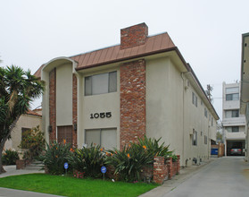 1055 S Holt Ave in Los Angeles, CA - Building Photo - Building Photo