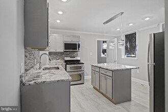 1838 E Pratt St in Baltimore, MD - Building Photo - Building Photo