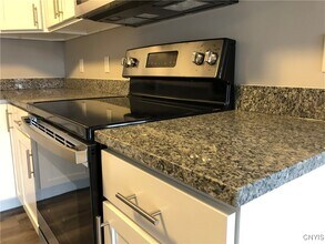 1219 Tulip St in Liverpool, NY - Building Photo - Building Photo