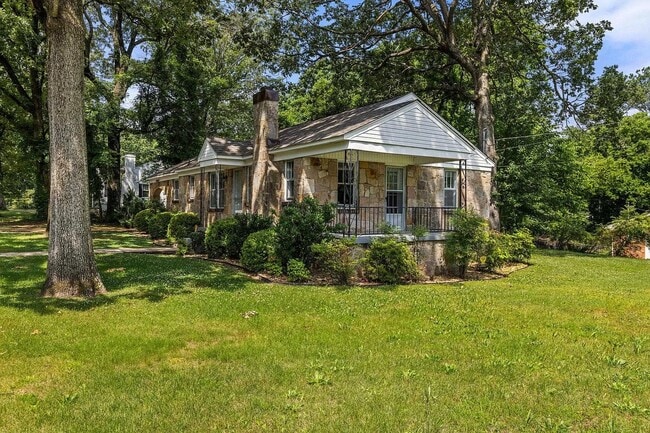 202 Seymore Ave in Florence, AL - Building Photo - Building Photo