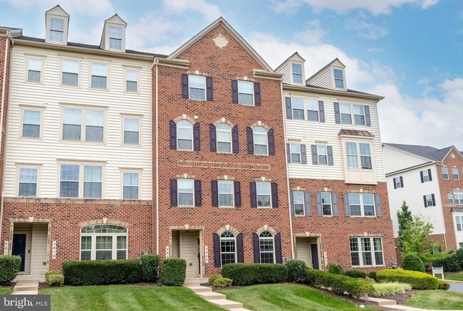 property at 5822 Oakdale Vlg Rd