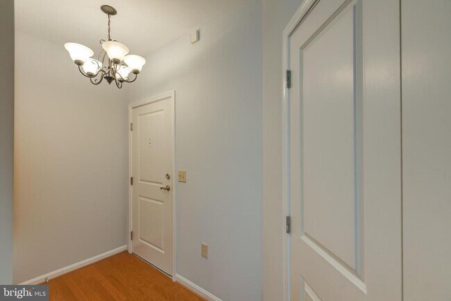 2665 Prosperity Ave in Fairfax, VA - Building Photo - Building Photo