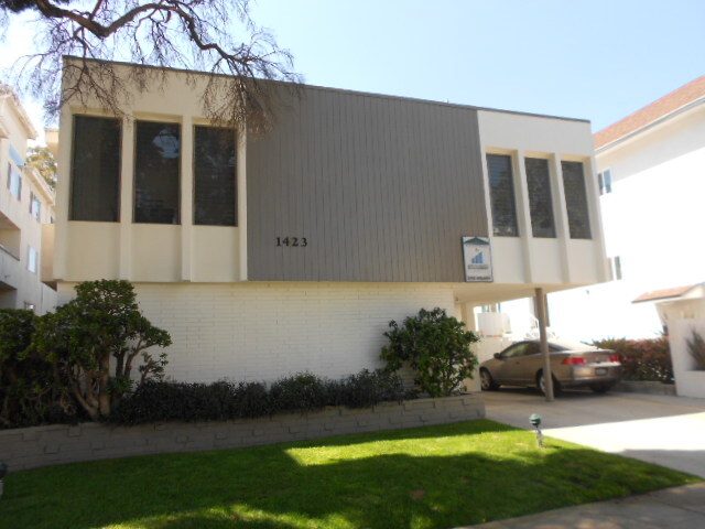 1423 S Saltair Ave in Los Angeles, CA - Foto de edificio