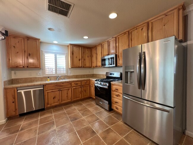 1514 Loon Lake St in Roseville, CA - Building Photo - Building Photo