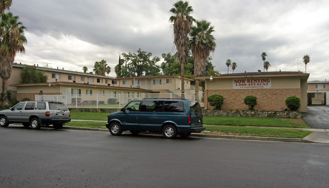 Loma Vista in Riverside, CA - Foto de edificio - Building Photo