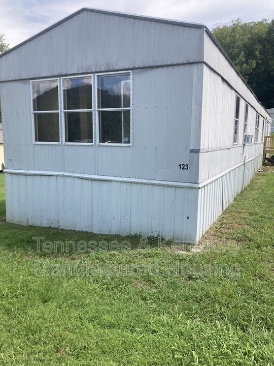 123 Cumberland Ln in Dixon Springs, TN - Foto de edificio