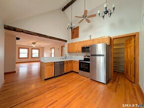 434 Main St in New Hartford, CT - Building Photo - Building Photo