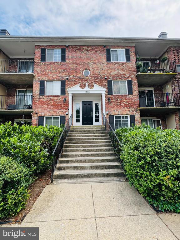 property at 1531 Colonial Dr
