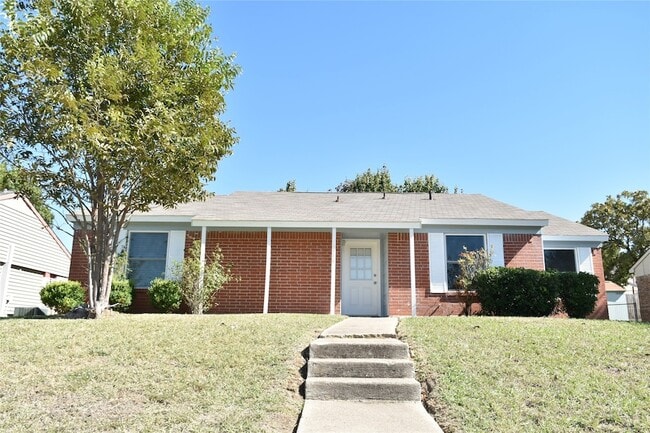 property at 2014 High Bluff Dr