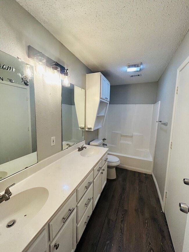 1321 Bagby Ave in Waco, TX - Building Photo - Building Photo