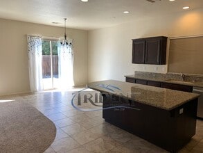5530 Summer Land Dr in Linda, CA - Building Photo - Building Photo