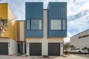 2108 Tillery St in Austin, TX - Building Photo