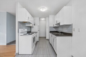 725-715 15 Ave SW in Calgary, AB - Building Photo - Building Photo
