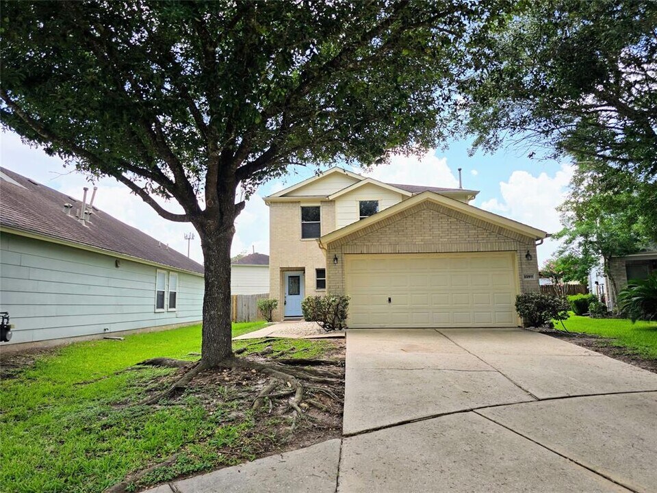 22911 Twisting Maple Ct in Spring, TX - Foto de edificio