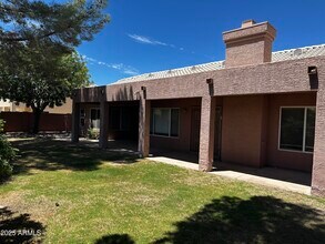 6273 W Louise Dr in Glendale, AZ - Building Photo - Building Photo