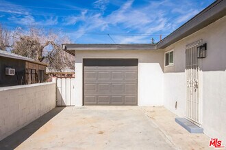 1135 Pillsbury St in Lancaster, CA - Foto de edificio - Building Photo