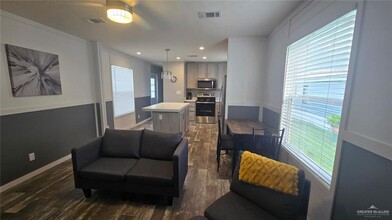 4900 N McColl Rd in McAllen, TX - Building Photo - Building Photo