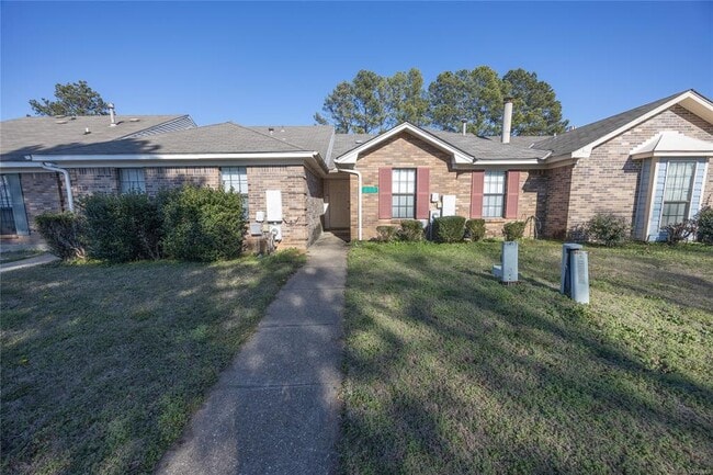 510 Hollow Wood Rd in Montgomery, AL - Building Photo - Building Photo