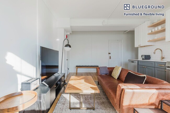 1284 Beacon St in Brookline, MA - Building Photo - Building Photo