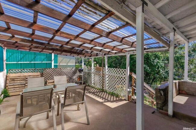 636 Myrtle Ave in Placerville, CA - Building Photo - Building Photo