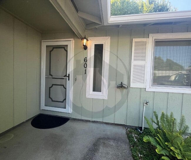 property at 601 32nd Ave SE
