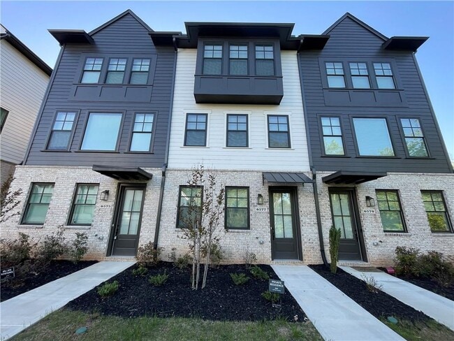 6577 Beacon Dr in Sandy Springs, GA - Building Photo - Building Photo