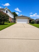 11020 Mistic Moon Ct in Houston, TX - Building Photo
