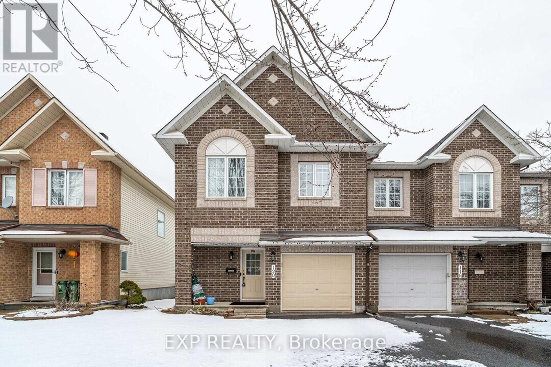 120 Landover Crescent in Ottawa, ON - Building Photo