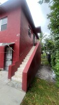 413 NW 33rd St in Miami, FL - Building Photo