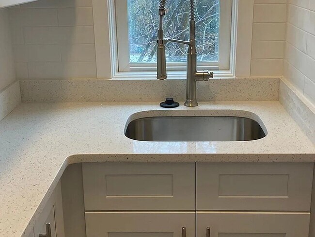 11 Houghton St, Unit 3 in Somerville, MA - Building Photo - Building Photo