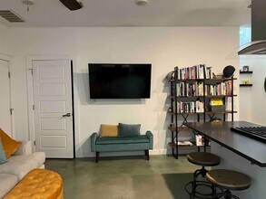 2307 E 2nd St in Austin, TX - Building Photo - Building Photo