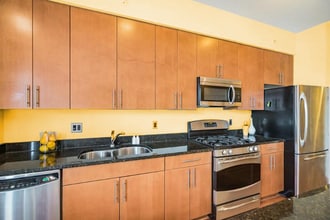 1390 Kenyon St NW in Washington, DC - Foto de edificio - Building Photo