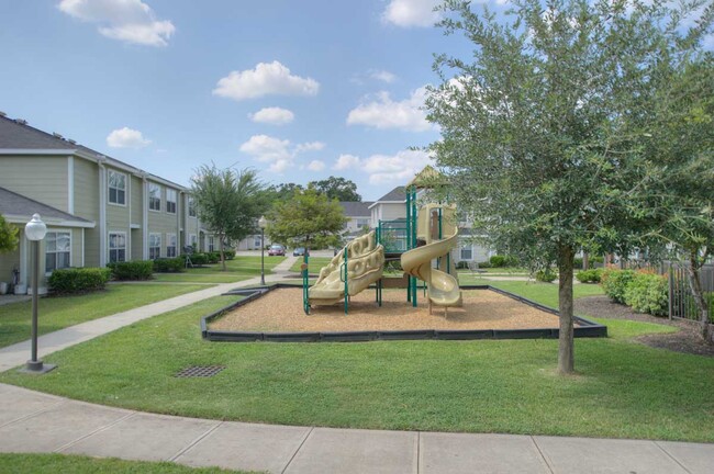 Park at Piney Woods in Conroe, TX - Foto de edificio - Building Photo