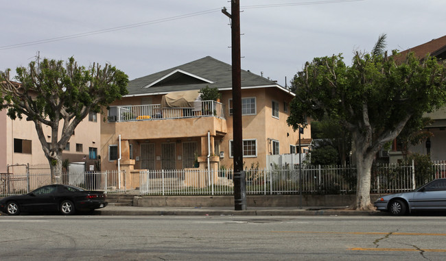 911-913 1/2 Cypress Ave in Los Angeles, CA - Building Photo - Building Photo