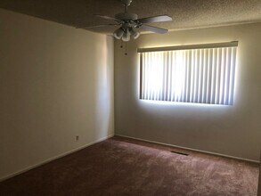 R06-025-MF in Downey, CA - Building Photo - Interior Photo