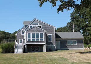 50 Mumford Cove Rd in Groton, CT - Building Photo - Building Photo