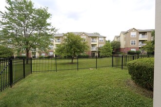 River Oaks in Columbus, OH - Building Photo - Building Photo