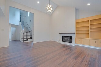 1940 E Allegro St in Houston, TX - Foto de edificio - Building Photo