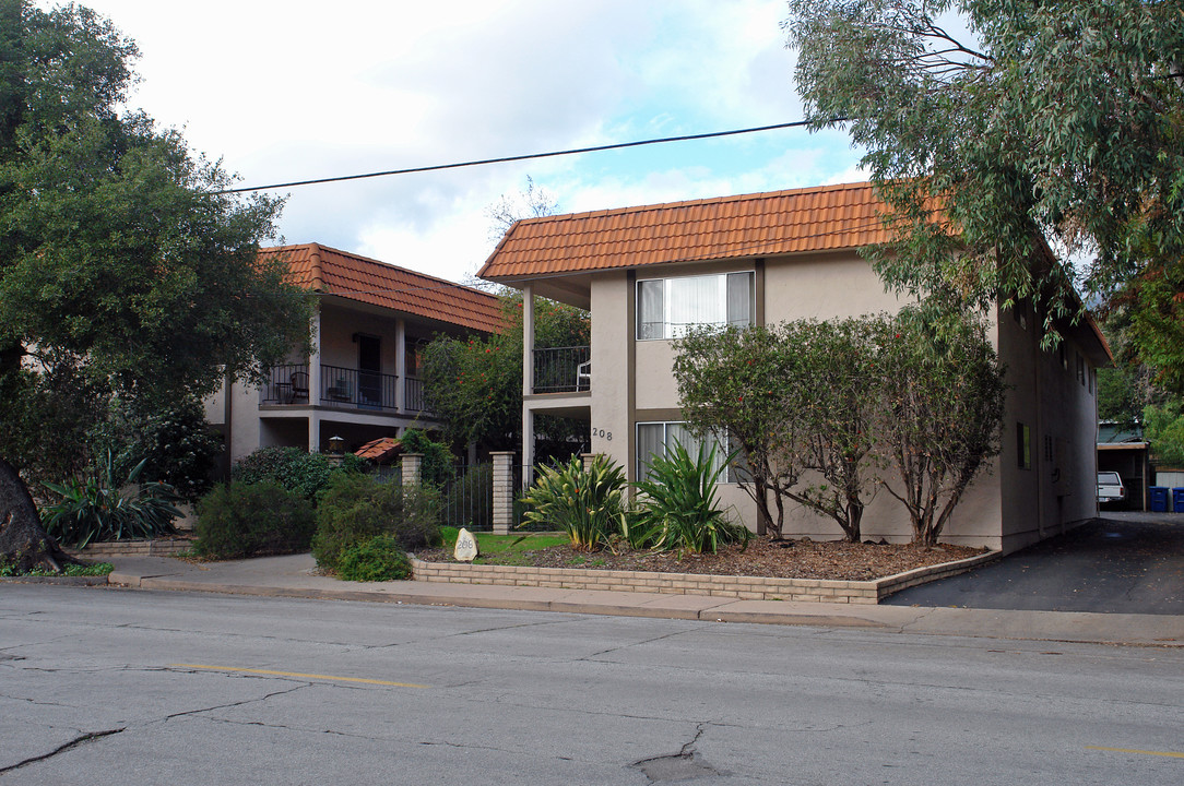 208 E Aliso St in Ojai, CA - Building Photo