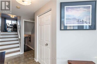 136 Donnenwerth Dr in Kitchener, ON - Building Photo - Building Photo