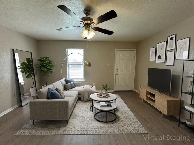 1708 Benttree Dr, Unit Apt 4