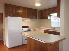 365 SE Miller Ave in Bend, OR - Foto de edificio - Building Photo