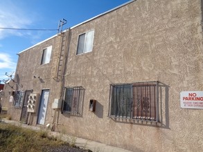 1235 Elizabeth Ave in Las Vegas, NV - Building Photo - Building Photo