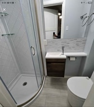 512 Bayview Ave in Millbrae, CA - Foto de edificio - Building Photo