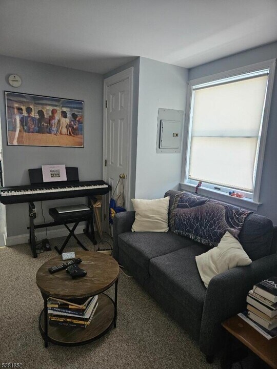 86 Bridge St in Lambertville, NJ - Building Photo