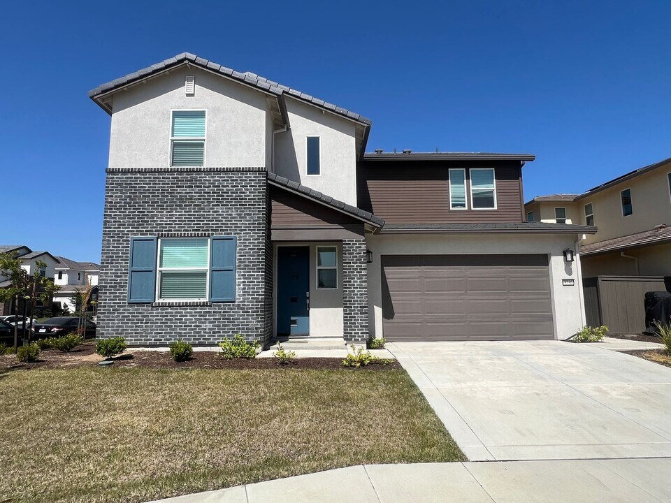 3730 Watermist Way in Sacramento, CA - Building Photo