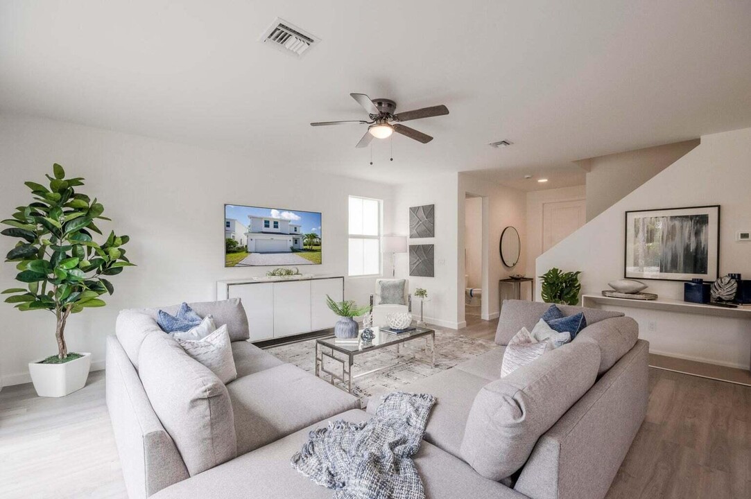 6287 Tenor Dr in West Palm Beach, FL - Building Photo