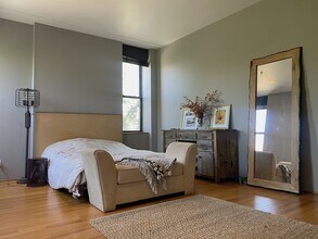 900 Hickory St, Unit 2F in St. Louis, MO - Building Photo - Building Photo
